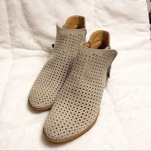 Lucky Brand Ankle Bootie